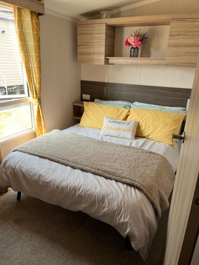 Beautiful Caravan In Trecco Bay! 74 Sycomore Bridgend  Exterior foto